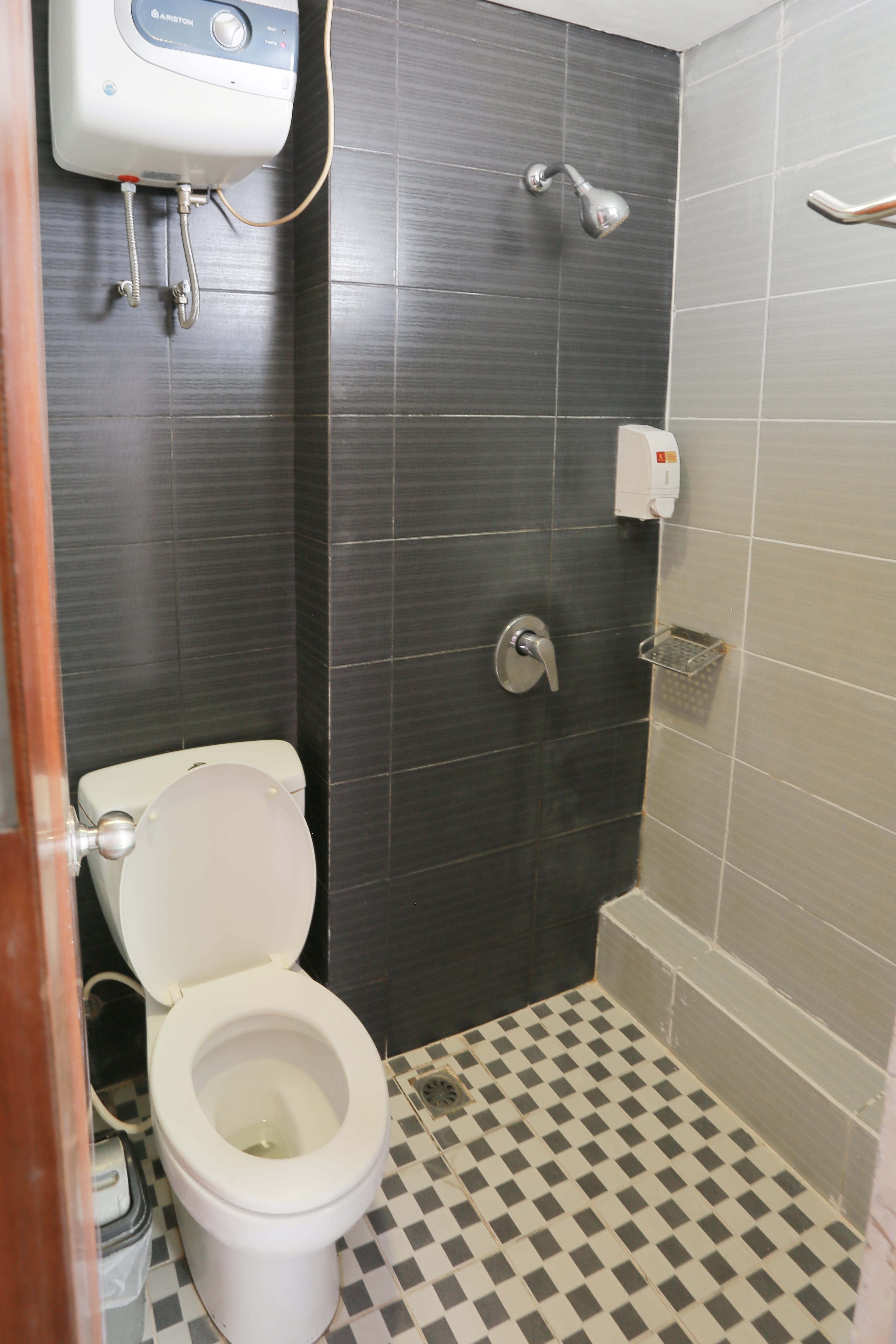 Room 5 Image 4